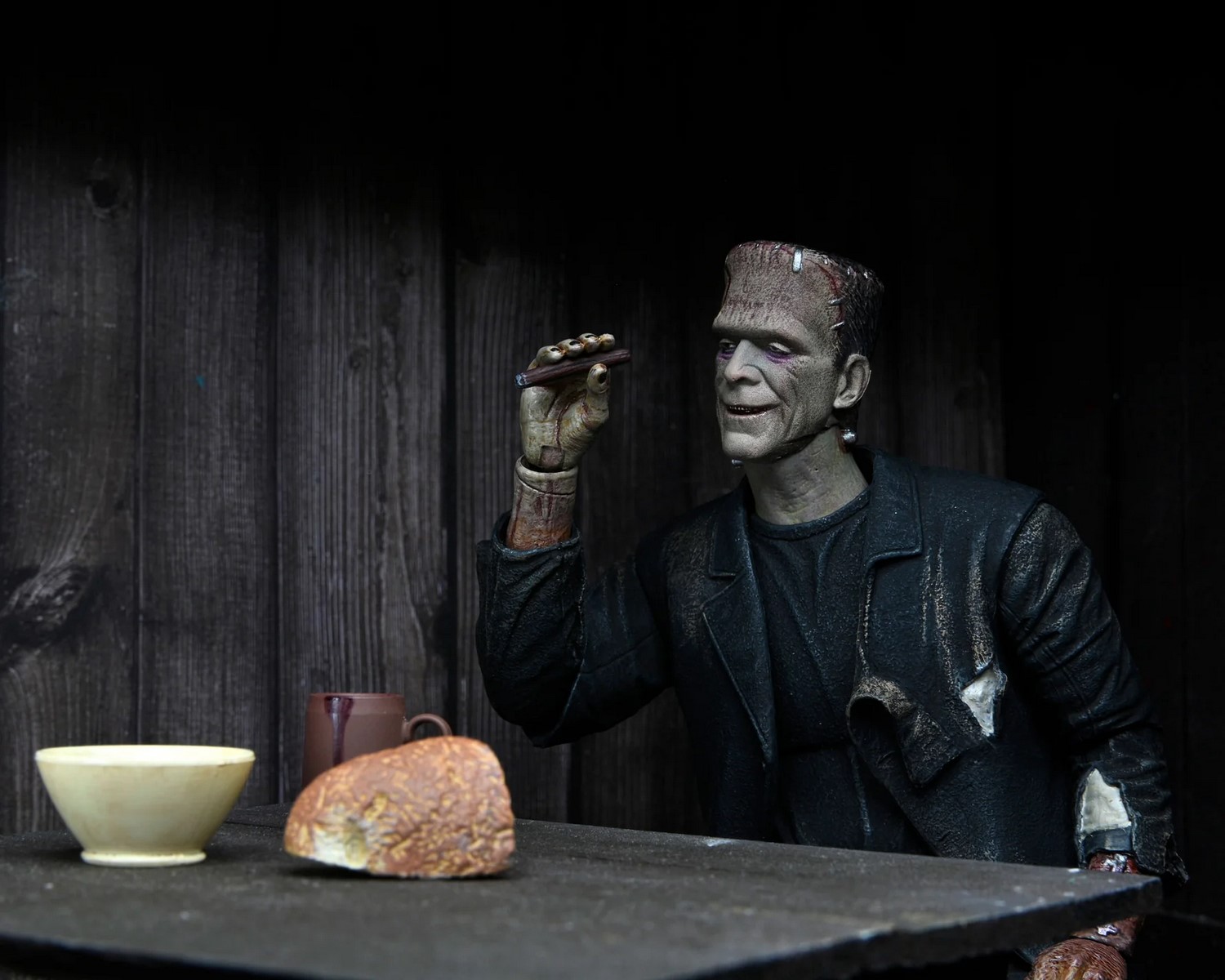 La moglie di Frankenstein: nuova action figure NECA di Boris Karloff nel cult horror di James Whale