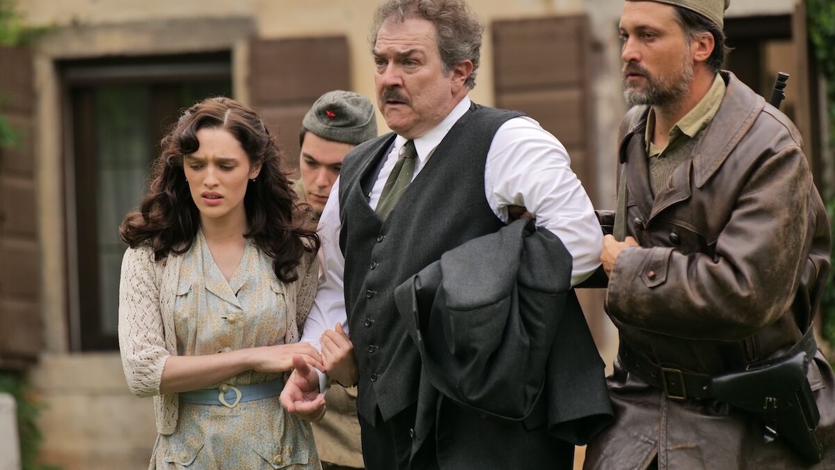 La Rosa dell’Istria, le emozioni guidano un racconto che fa memoria ma non è memorabile: la recensione