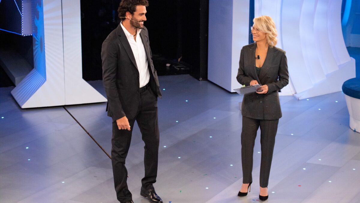 Ascolti tv sabato 17 febbraio 2024: C’è posta per te a 4,1 mln (28,5%), Tale e Quale Sanremo a 3,1 mln (20%)