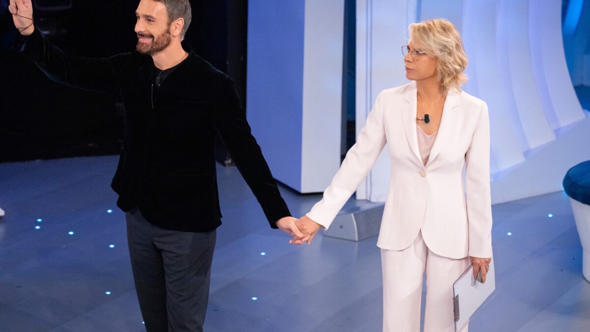 Ascolti tv sabato 3 febbraio 2024: C’è Posta per Te a 4,6 mln (31%), Tali e Quali a 3 mln (18%)