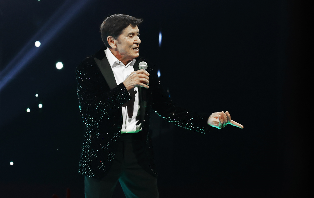 Teche Show, Gianni Morandi verso la conduzione degli speciali di Rai1 per i 70 anni della tv (Anteprima TvBlog)