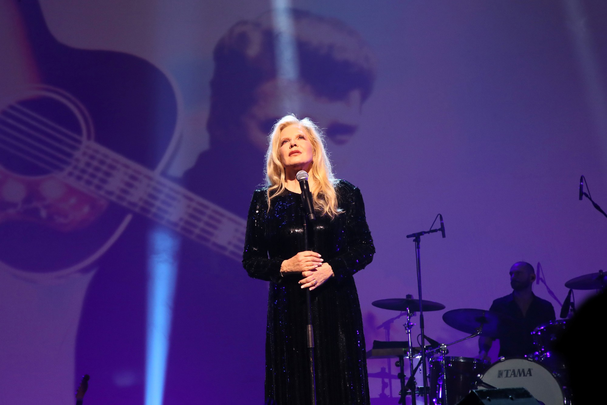Domenica in: Sylvie Vartan dà l’addio alle scene da Mara Venier (Anteprima TvBlog)