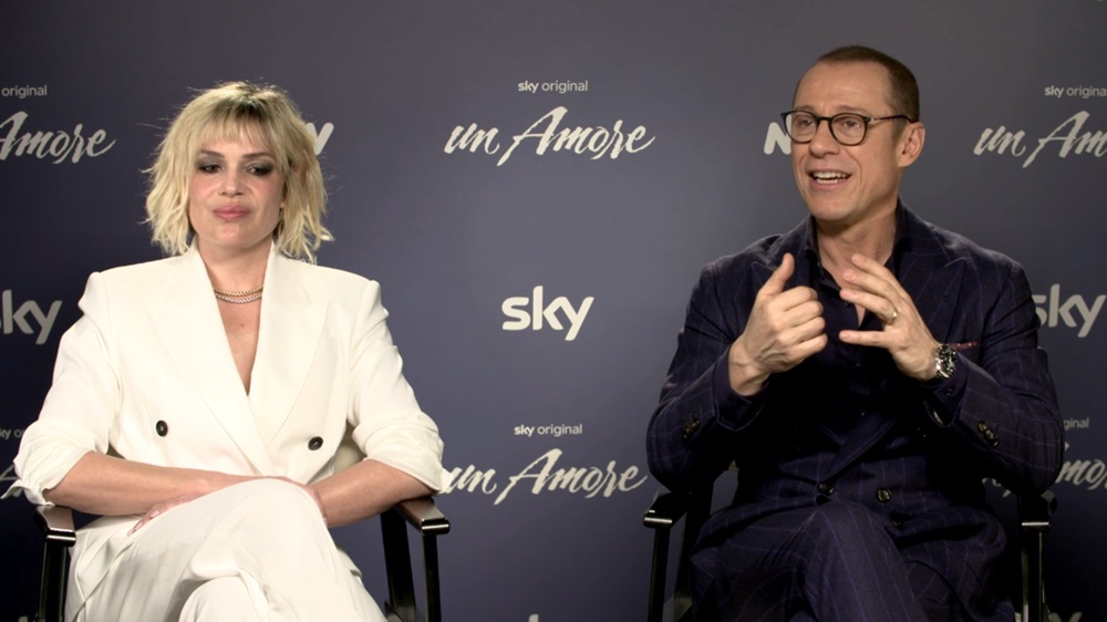 Un Amore su Sky, l’intervista con Stefano Accorsi e Micaela Ramazzotti