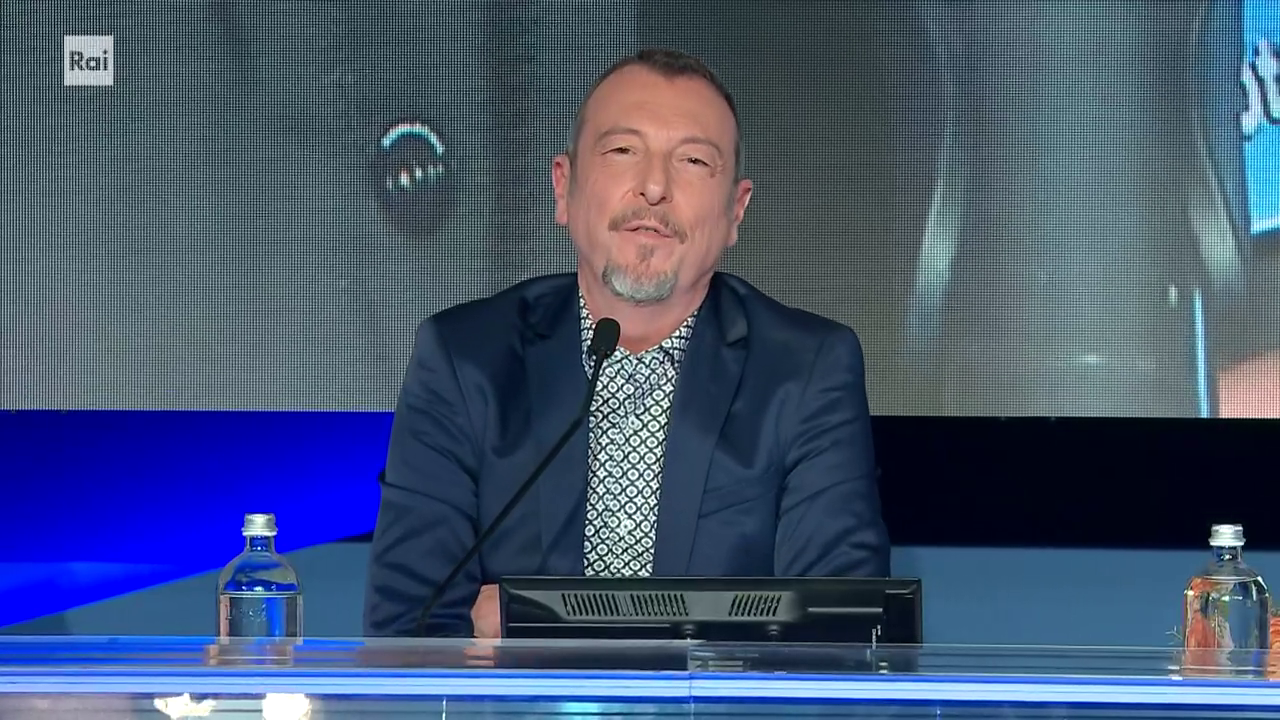 La terza conferenza stampa di Sanremo 2024: Ama dedica il Festival ai giovani e ribadisce il no al sesto (ma la porta è aperta…)