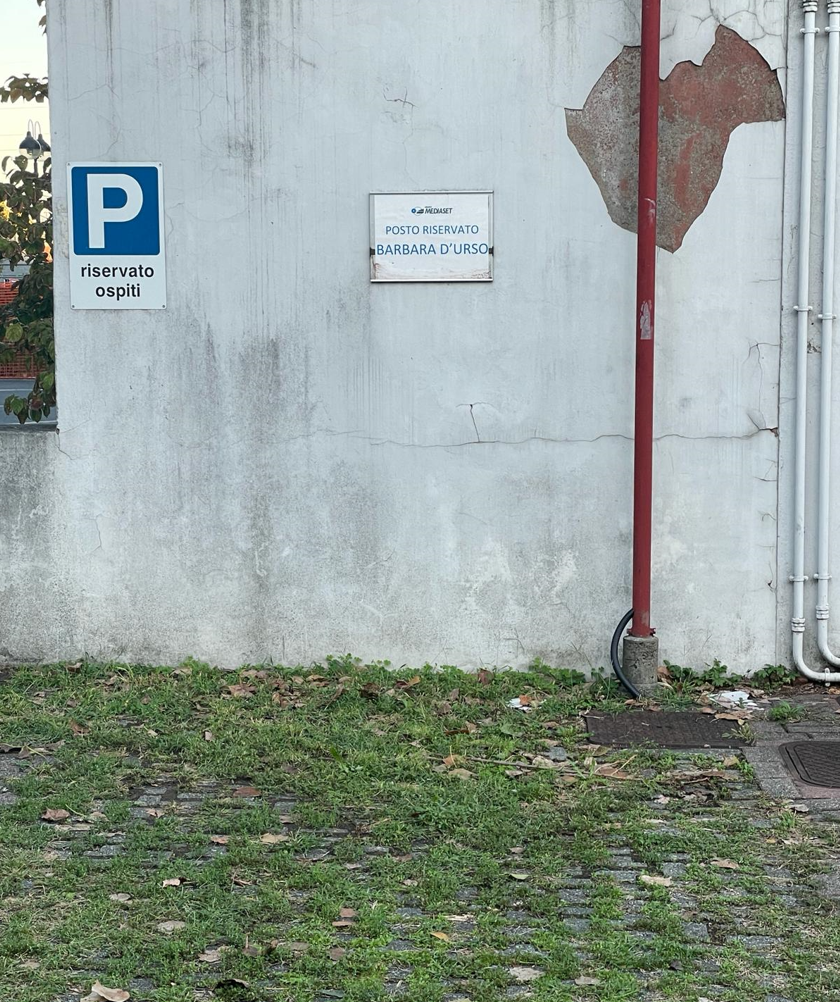 Mediaset posto auto Barbara d'Urso