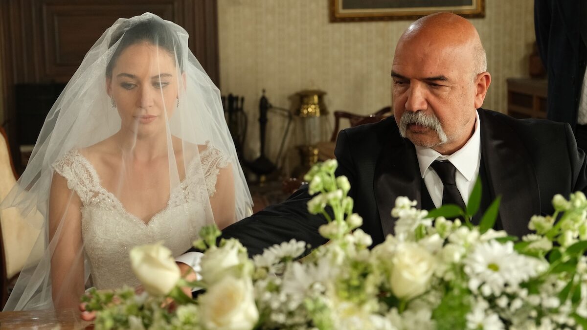 Anticipazioni Terra Amara del 1° aprile 2024: Betul si sposa mentre Fikret è ricoverato