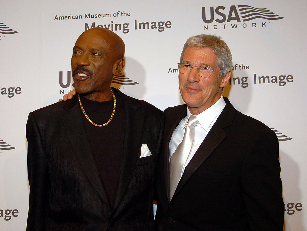 Cineblog ricorda l'attore americano Louis Gossett Jr, premio Oscar e Golden Globe per "Ufficiale e gentiluomo" e noto per il ruolo di "Chappy" nei film d'azione anni ottanta "Aquila d'acciaio".
