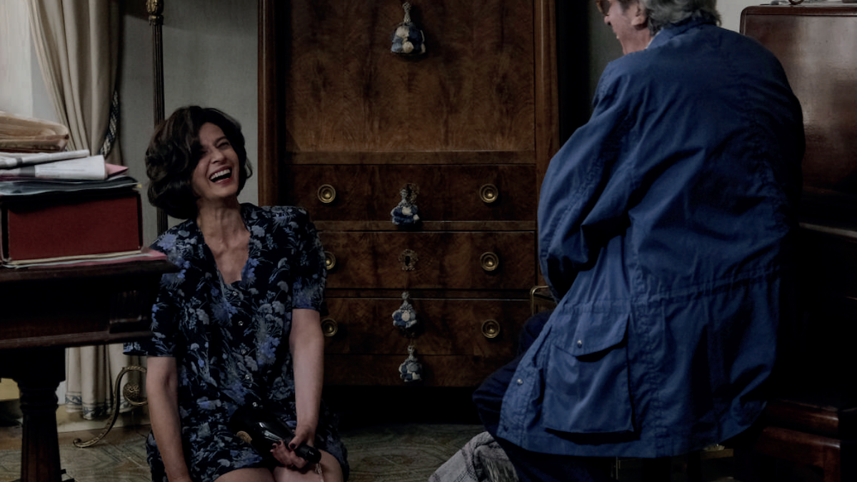Folle d’amore, la vita di Alda Merini è troppo intensa per un film-tv, che si affida alla forza delle parole