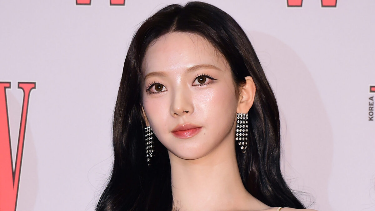“L’amore che ti hanno dato i fan non è abbastanza?” E la cantante K-pop Karina è costretta a chiedere scusa per essersi fidanzata
