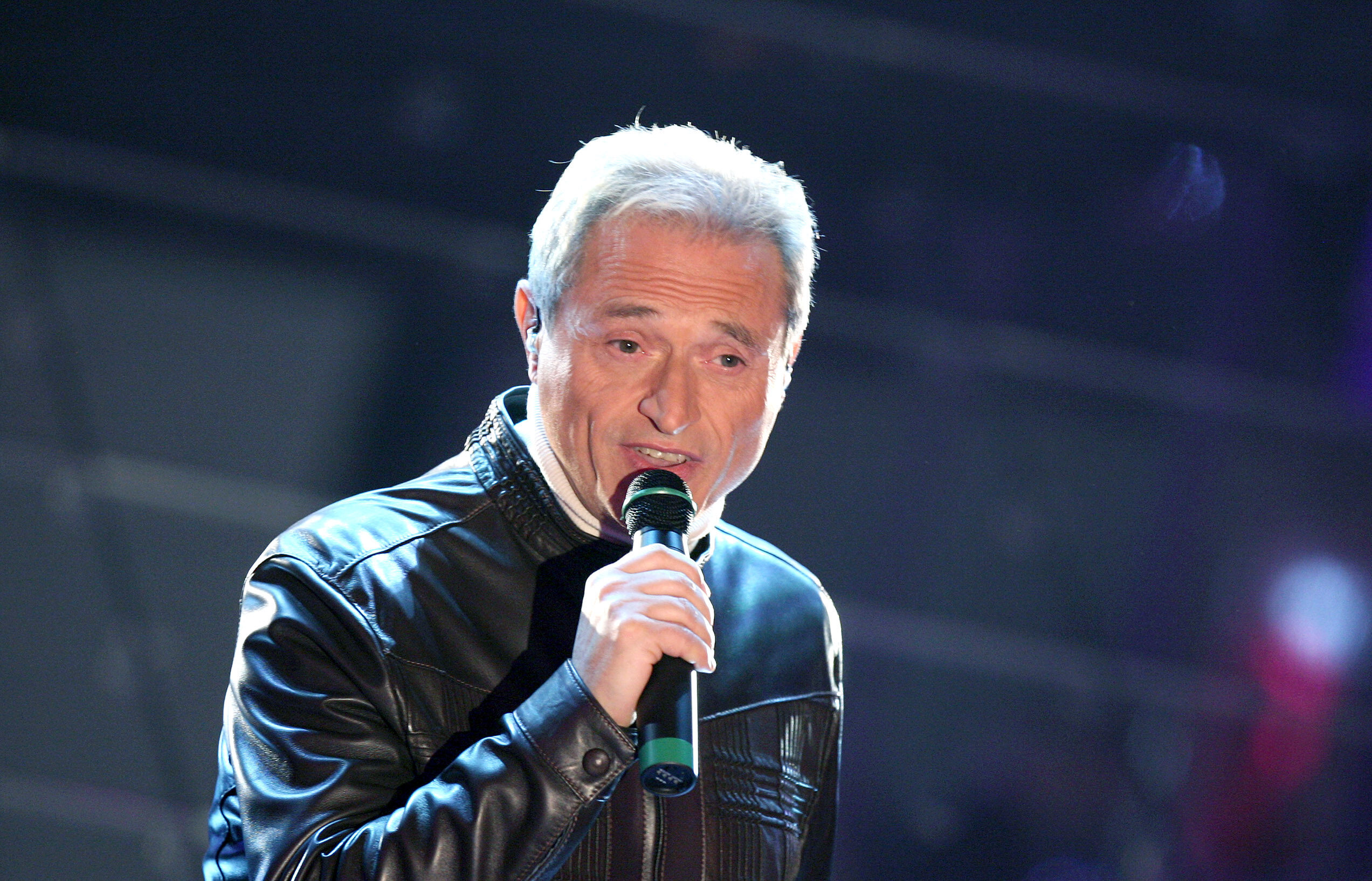 Non c’è vento stasera, Amedeo Minghi: ascolta la canzone