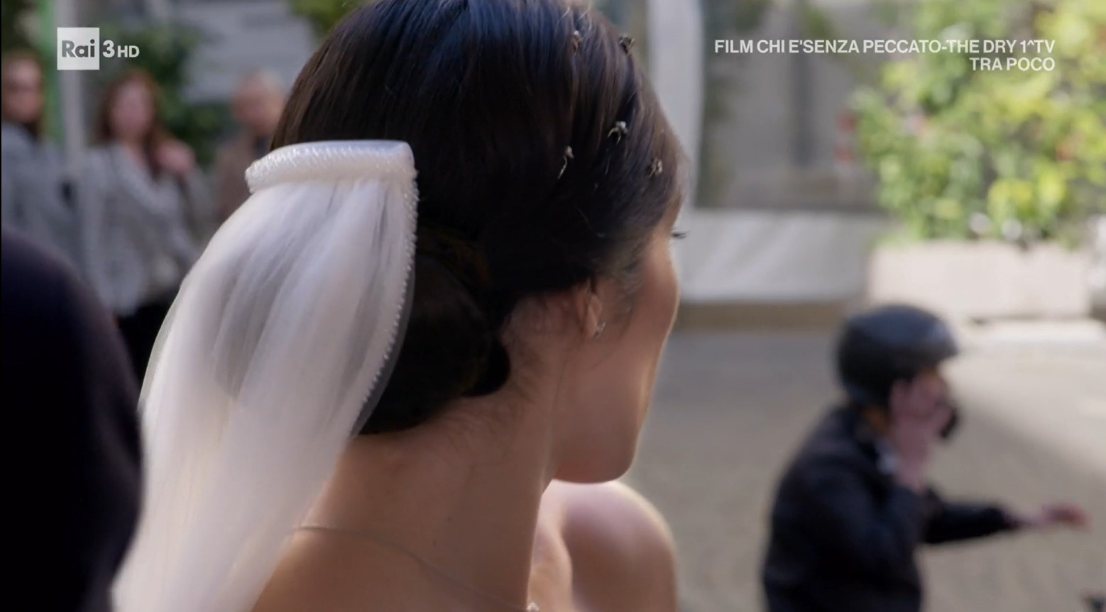 Un Posto al Sole, Rossella lascia Riccardo all’altare e l’amaro in bocca ai fan. Ma…