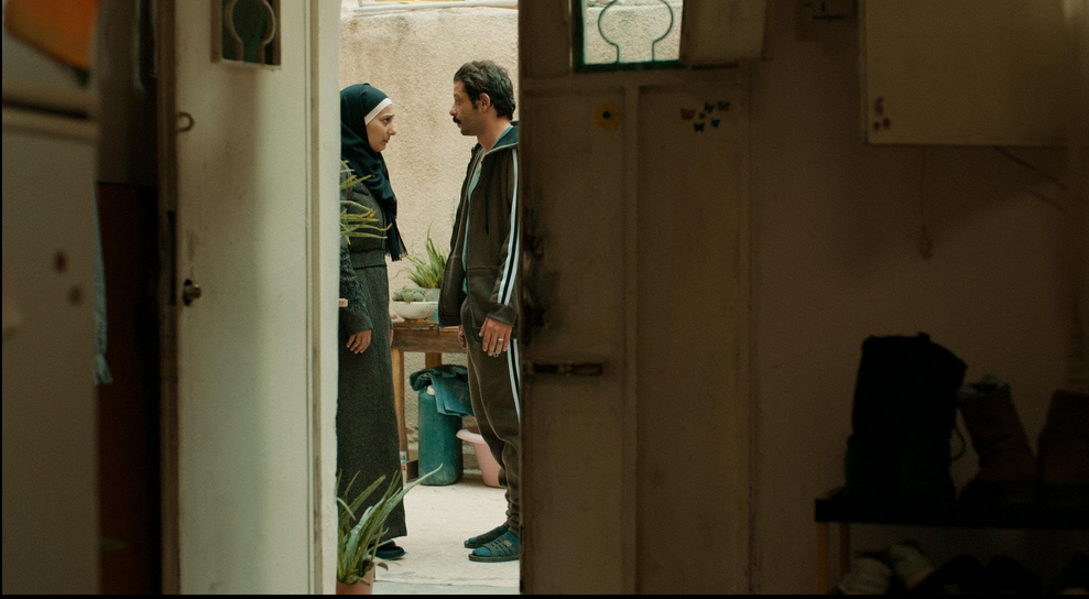 Dal 14 marzo 2024 nei cinema italiani con Satine Film Inshallah a Boy, il film giordano premiato a Cannes diretto da Amjad Al Rasheed.