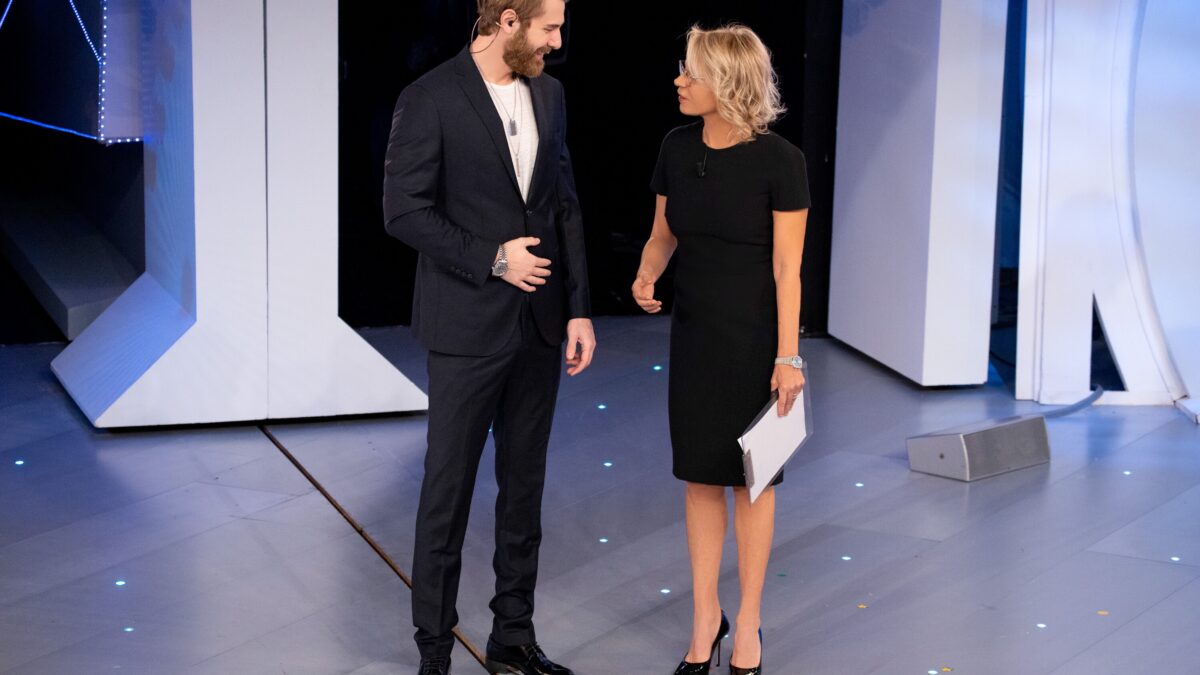 Ascolti tv sabato 16 marzo 2024: C’è posta per te a 4,2 mln (29%), L’Eredità Sanremo a 2,5 mln (16%)