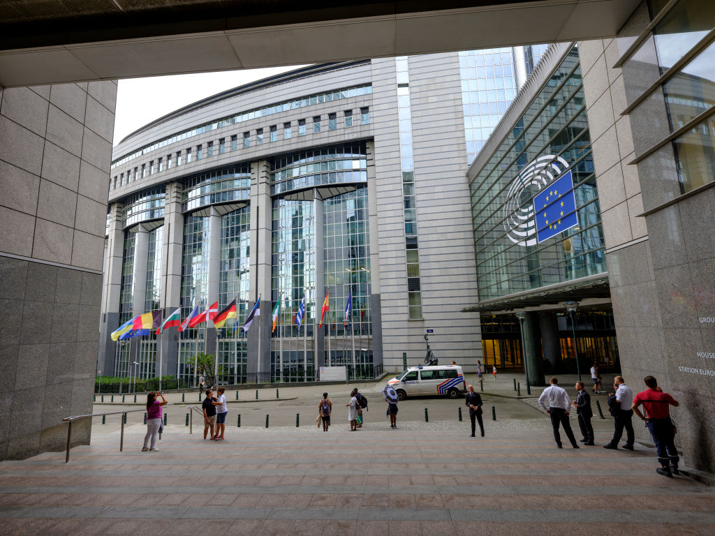 Cosa prevede l’European Media Freedom Act, la legge a tutela di giornalisti e libertà di stampa