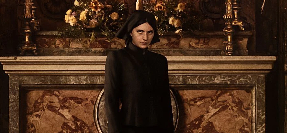 Omen - L'Origine del Presagio: nuovo trailer italiano e foto del prequel horror con Bill Nighy (Al cinema dal 4 aprile)