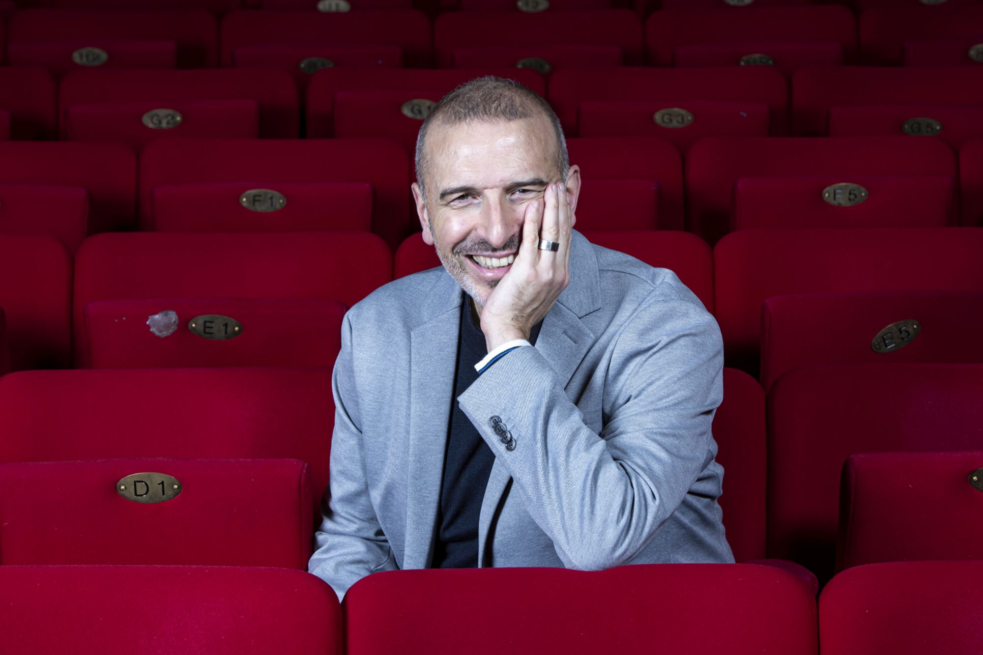 Ascolta i due brani originali scritti e interpretati da Pacifico per la colonna sonora di Zamora, l'esordio alla regia di Neri Marcorè al cinema con 01 Distribution.