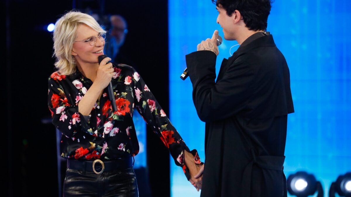 Ascolti tv sabato 6 aprile 2024: Amici a 3,8 mln (25%), I migliori anni a 3,1 mln (20%)