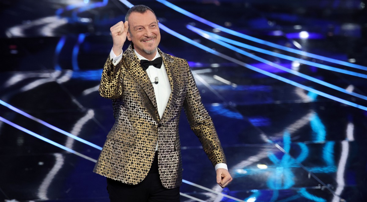 Amadeus lascia la Rai: i commenti di Carlo Conti e Fabio Fazio e le reazioni politiche
