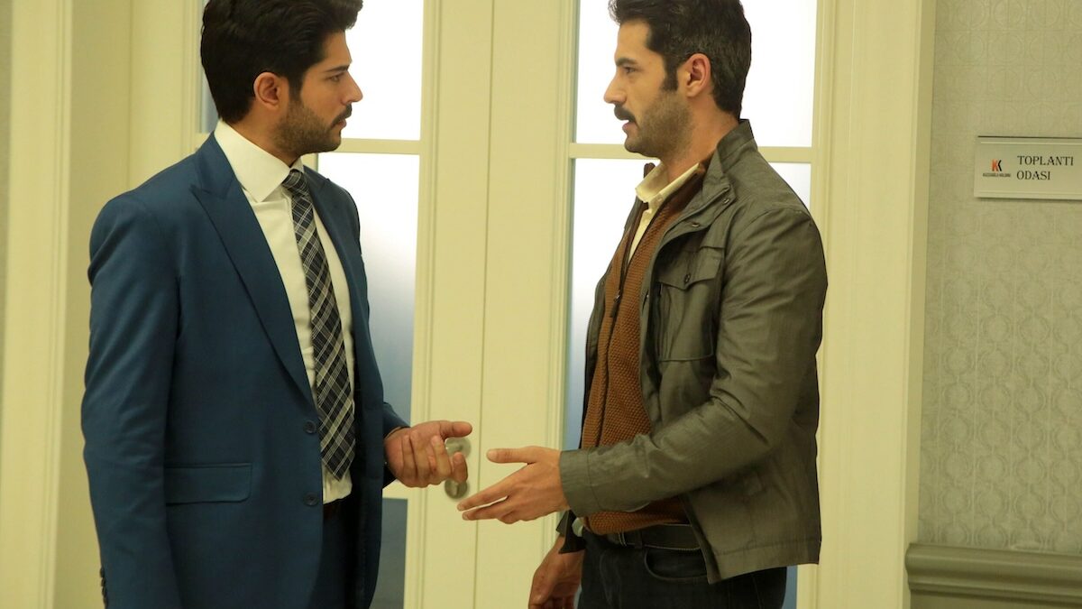 Anticipazioni Endless Love del 19 aprile 2024: Tarik mette in punizione Zeynep perché parla ancora con Ozan