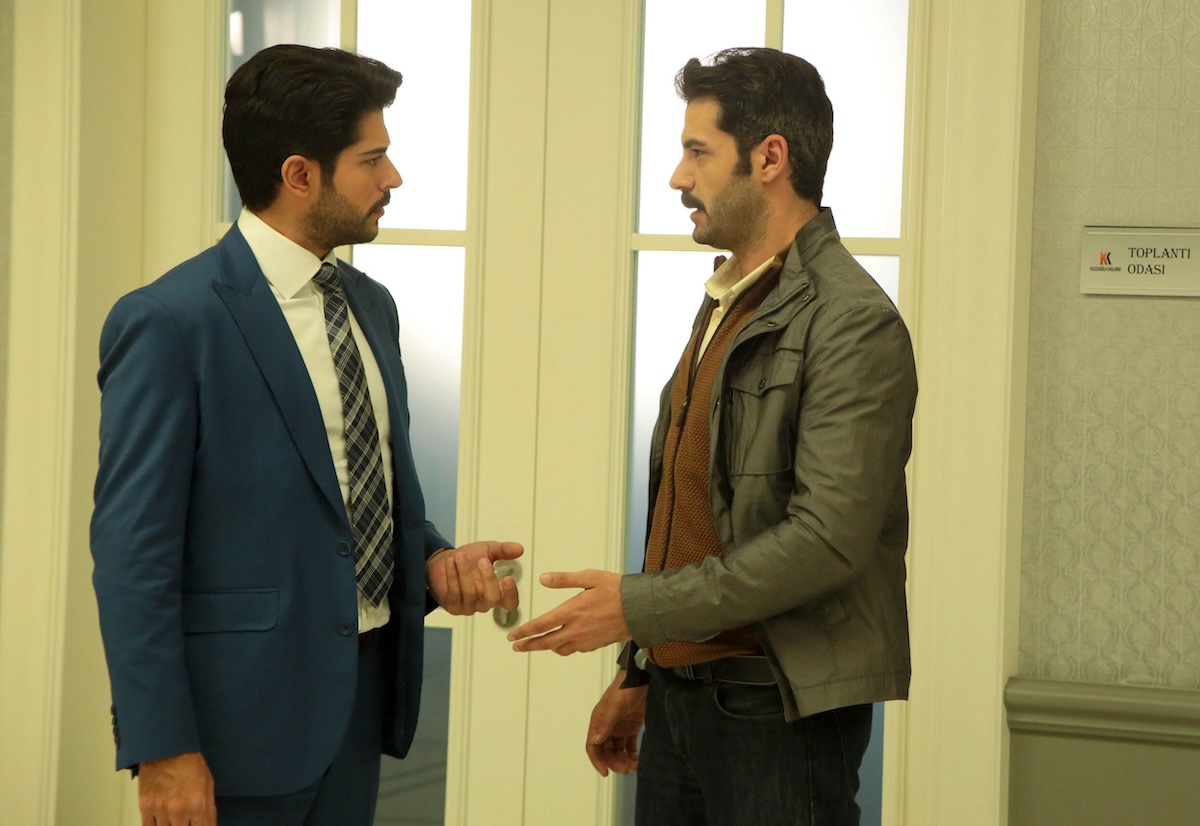 Anticipazioni Endless Love del 19 aprile 2024: Tarik mette in punizione Zeynep perché parla ancora con Ozan