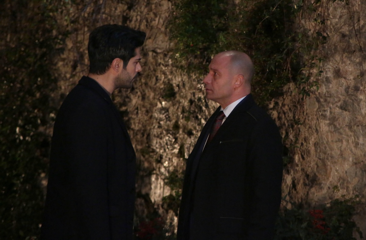 Anticipazioni Endless Love del 26 aprile 2024: Onder viene investito ma Tarik lo salva; Kemal viene aggredito
