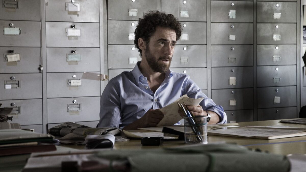 Confidenza: trailer e clip del film di Daniele Luchetti con Elio Germano (Al cinema dal 24 aprile)
