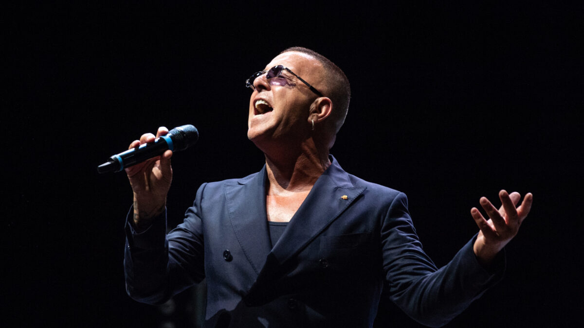 Franco Ricciardi, chi è il cantante di A Verità e Bang Bang