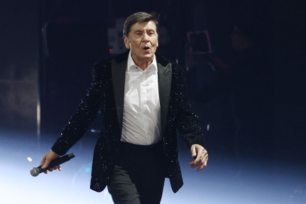 Evviva!, su Rai 1 la terza puntata con Gianni Morandi sulla storia della musica in tv