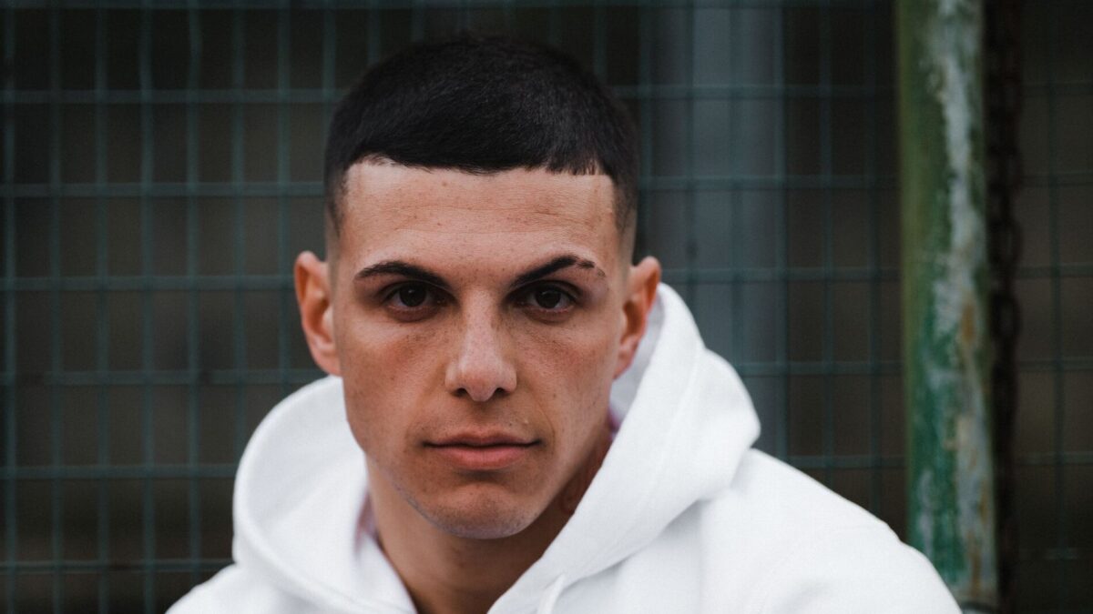 Alè, Rhove feat. Capo Plaza: testo e significato della canzone