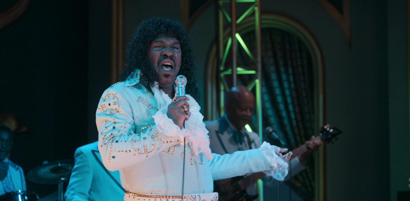 Italia 1 stasera propone Il principe cerca figlio, commedia del 2021 di Craig Brewer con Eddie Murphy, Arsenio Hall, Jermaine Fowler, Leslie Jones, Tracy Morgan, Wesley Snipes e James Earl Jones.
