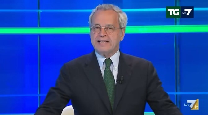 Enrico Mentana replica a Lilli Gruber nel Tg La7 di stasera: “Parole molto sgradevoli e offensive” (video)