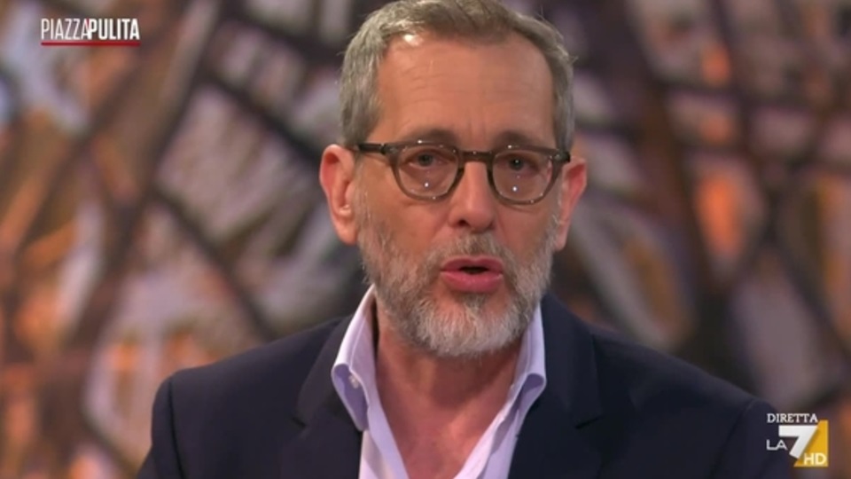 Piazzapulita contro Meloni: “Comunica senza mediazione giornalistica”. E la premier va da Del Debbio