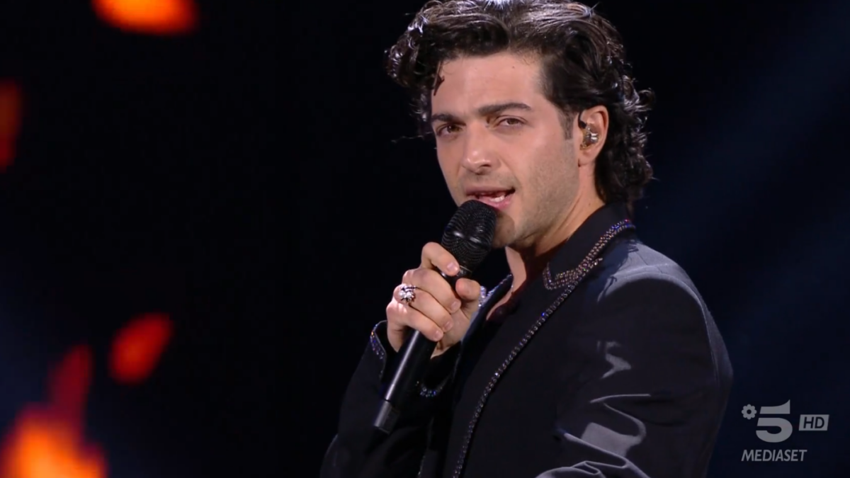 Il Volo – Tutti per uno, stasera su Canale 5 la replica della seconda puntata: ospiti e la scaletta delle canzoni