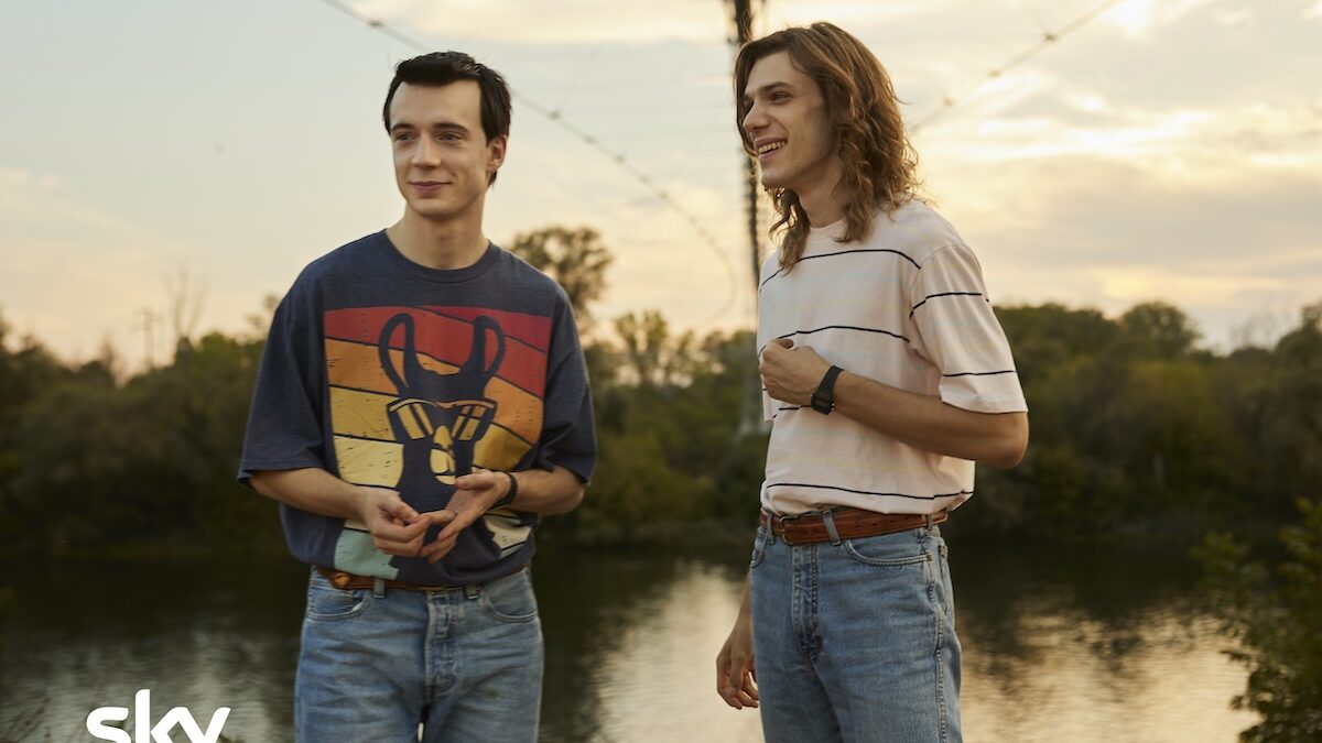 Hanno ucciso l’Uomo Ragno, Sky annuncia l’uscita della serie dedicata agli 883 (teaser e foto)