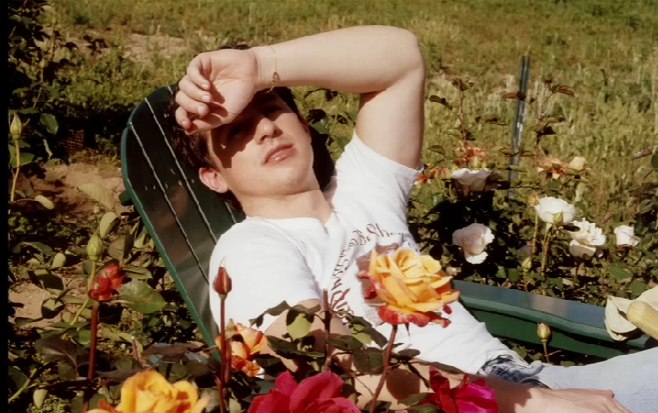 Hero, Charlie Puth: traduzione, testo e significato della canzone