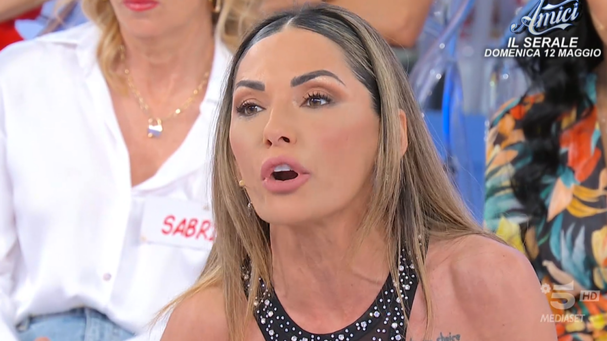 Uomini e Donne, puntata 9 maggio 2024: Ida elimina Mario (che confessa le veridicità della segnalazione)