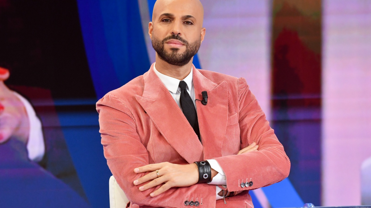 Jonathan Kashanian a TvBlog: “Le parole di Milly Carlucci mi offendono: io discriminato per Ballando con le stelle”