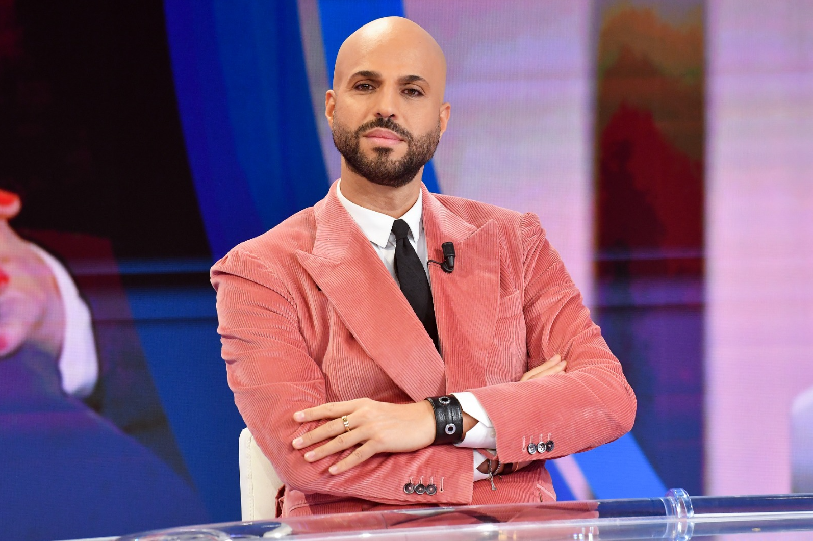 Jonathan Kashanian a TvBlog: “Le parole di Milly Carlucci mi offendono: io discriminato per Ballando con le stelle”