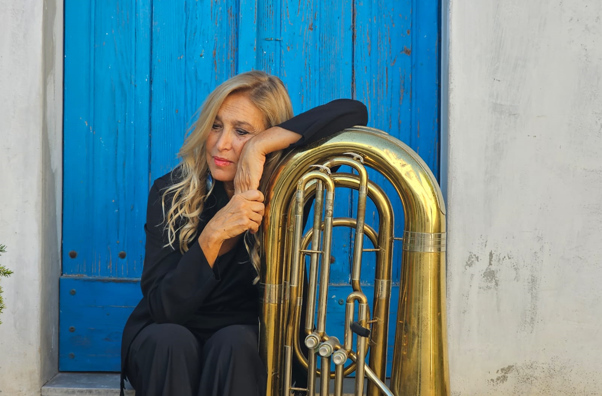 Grazia Di Michele a TvBlog: “Oggi le canzoni sono tutte uguali. Sarah di Amici? Acerba, non ha molto da dire”. E su Sanremo 2025…