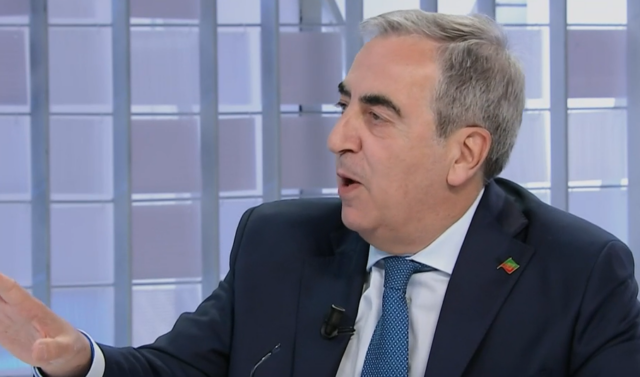 Gasparri va a La7 e ironizza sui bassi ascolti della Berlinguer: “La sera la surclassate, viaggia al 3%”