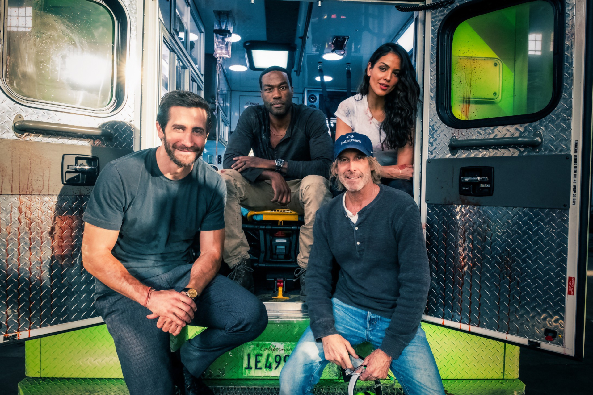 Italia 1 stasera propone "Ambulance", thriller d'azione del 2022 diretto da Michael Bay e interpretato da Jake Gyllenhaal, Yahya Abdul-Mateen II, Eiza González, Devan Long, Garret Dillahunt e il rapper Wale.