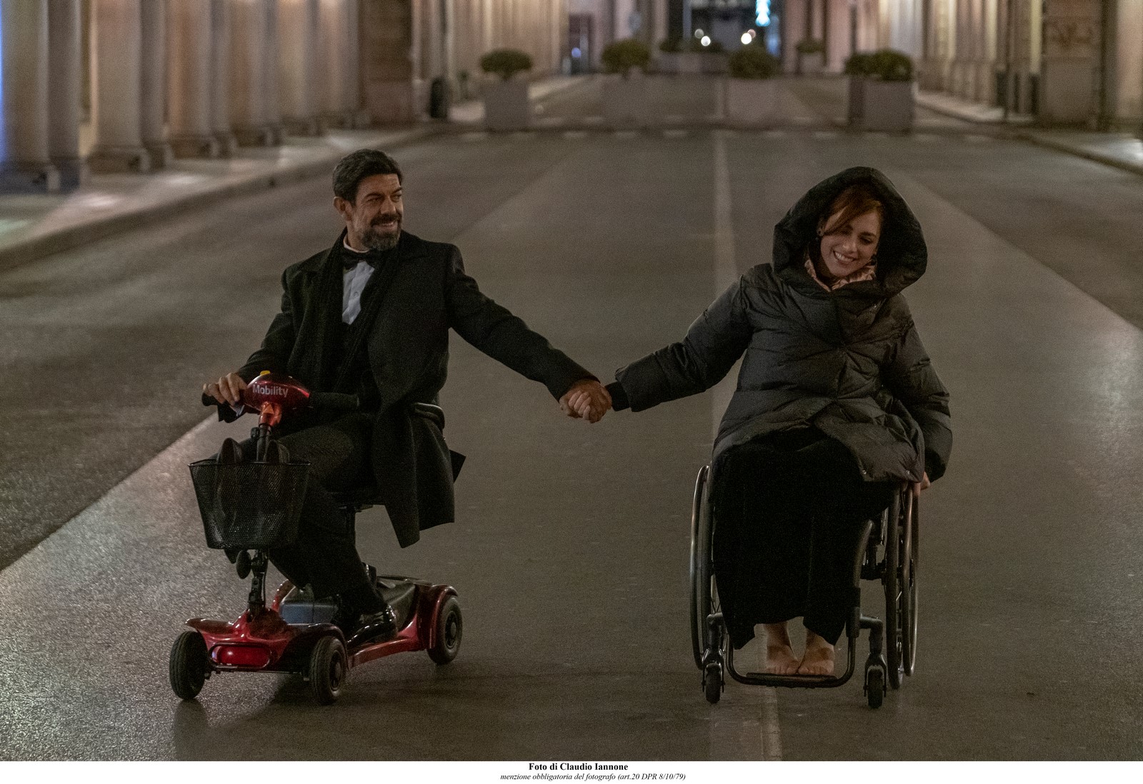 Canale 5 stasera propone"Corro da te",commedia del 2022 di Riccardo Milani con Pierfrancesco Favino, Miriam Leone, Vanessa Scalera, Pietro Sermonti, Pilar Fogliati, Piera Degli Esposti, Michele Placido e Giulio Base.