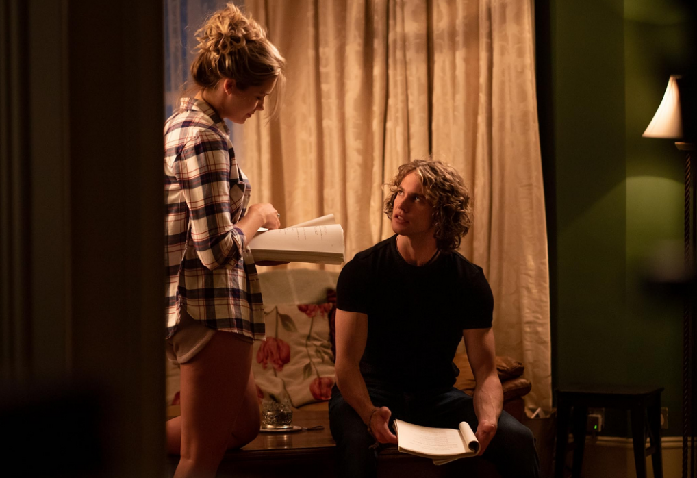 Su Rai 2 Quello che non so di te, dramma romantico del 2020 di Brian Baughin con Rose Reid, Jedidiah Goodacre, Tom Everett Scott e Vanessa Redgrave.
