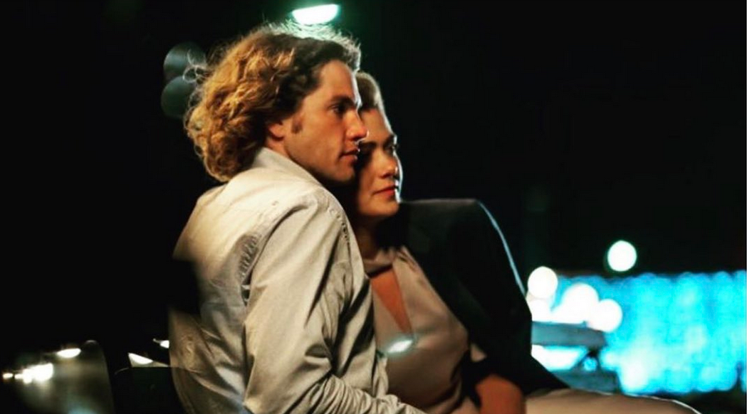 Su Rai 2 Quello che non so di te, dramma romantico del 2020 di Brian Baughin con Rose Reid, Jedidiah Goodacre, Tom Everett Scott e Vanessa Redgrave.