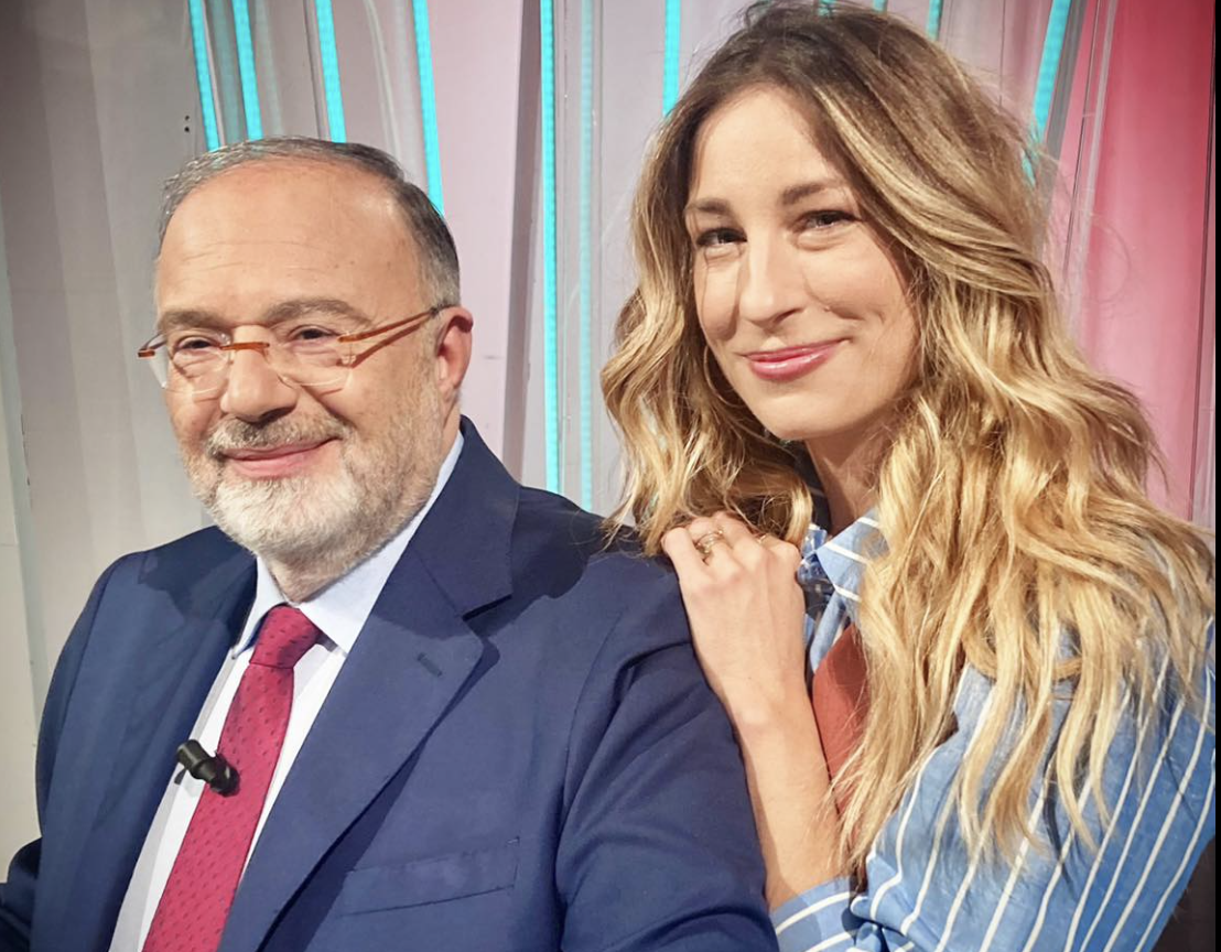 Tv Talk: il lungo e struggente addio di Massimo Bernardini, che lascia per quattro ragioni. In studio anche la nuova conduttrice Mia Ceran