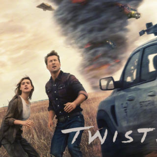 Dal 17 luglio 2024 al cinema con Universal Pictures Italia l’epico disaster movie Twisters di Lee Isaac Chung con protagonisti Daisy Edgar-Jones e Glen Powell.