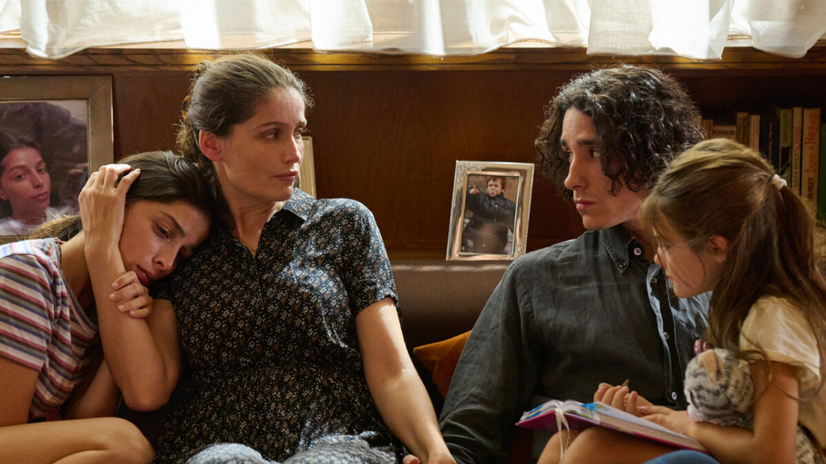 Una Storia Nera: trailer e clip del thriller con Laetitia Casta e Andrea Carpenzano, (Al cinema dal 16 maggio)