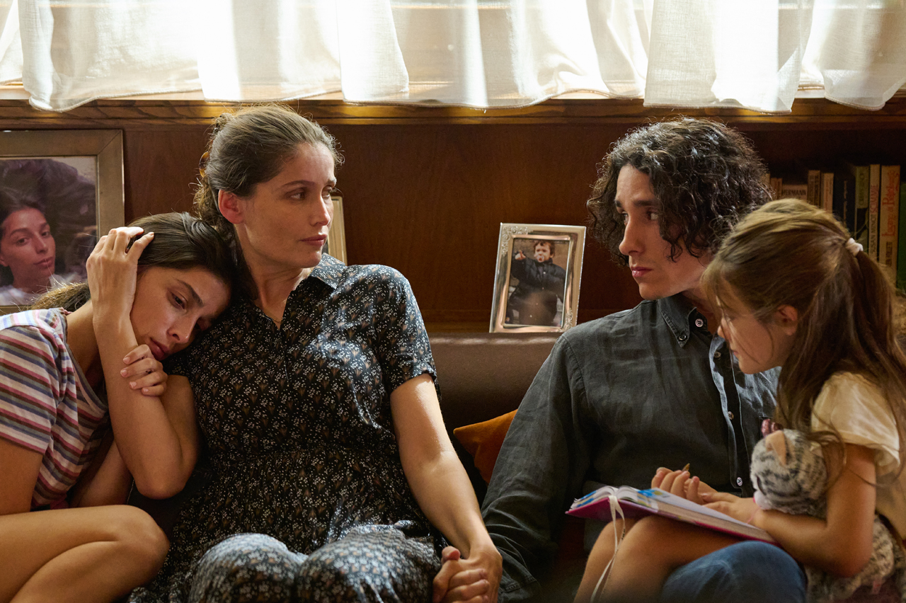 Una Storia Nera: trailer e clip del thriller con Laetitia Casta e Andrea Carpenzano, (Al cinema dal 16 maggio)
