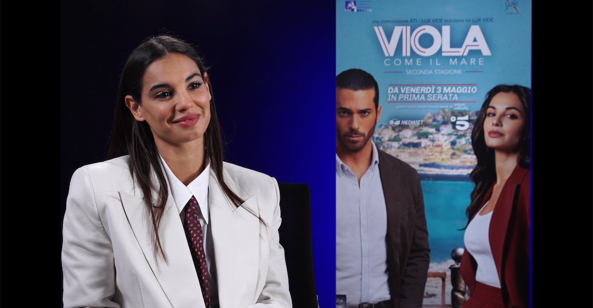 Viola come il mare 2, Francesca Chillemi a TvBlog: “Una stagione ricca di colori. Anche io vivo la vita con leggerezza ma andando a fondo nelle emozioni” (Video)