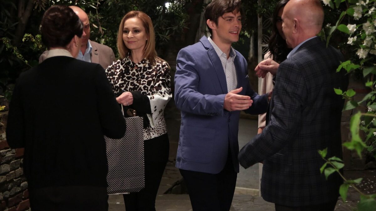 Anticipazioni Endless Love del 24 giugno 2024: tensione tra Vildan e Zeynep, il tentativo di riconciliazione non va in porto